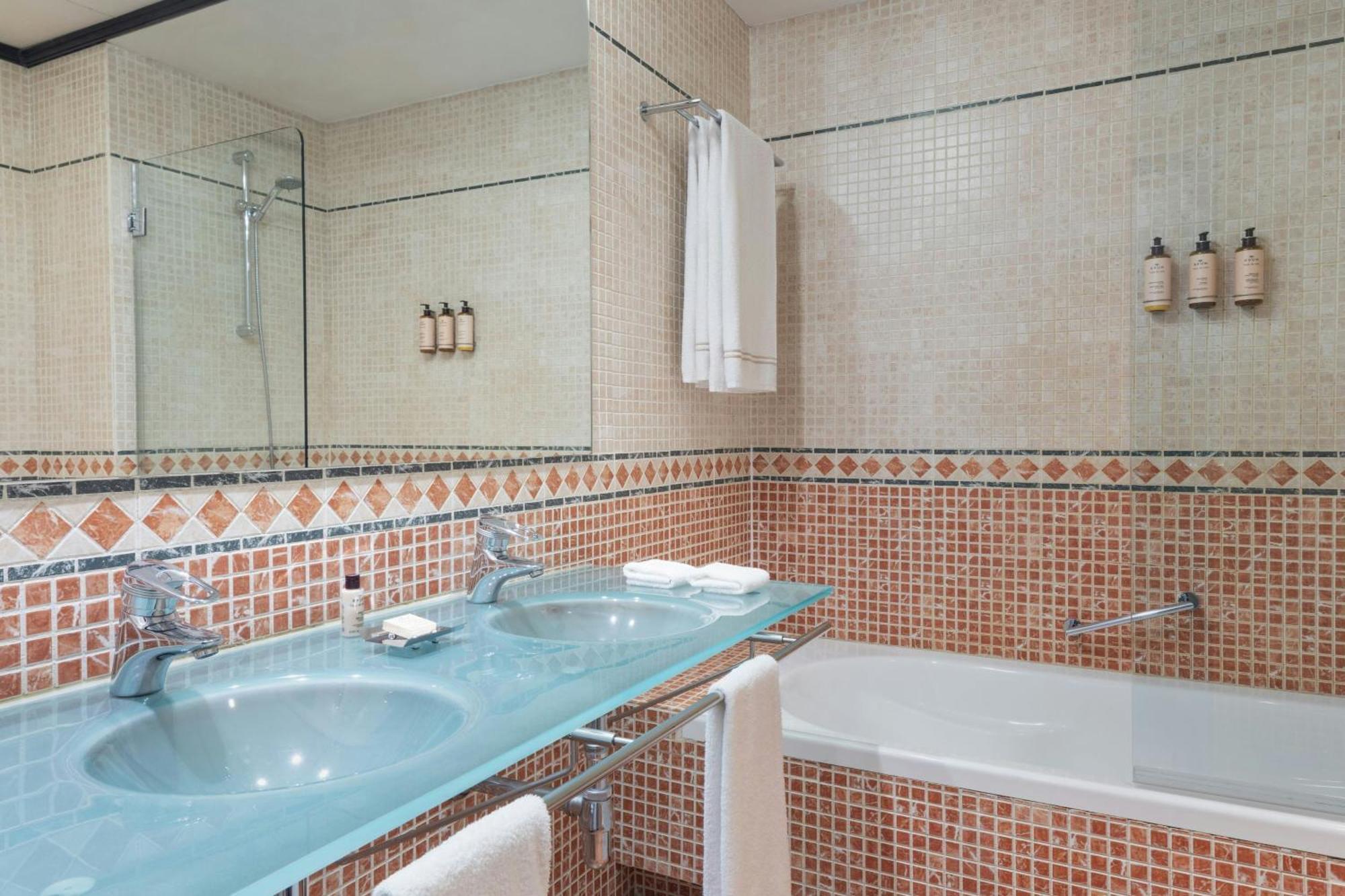 Quarto Twin Standard
