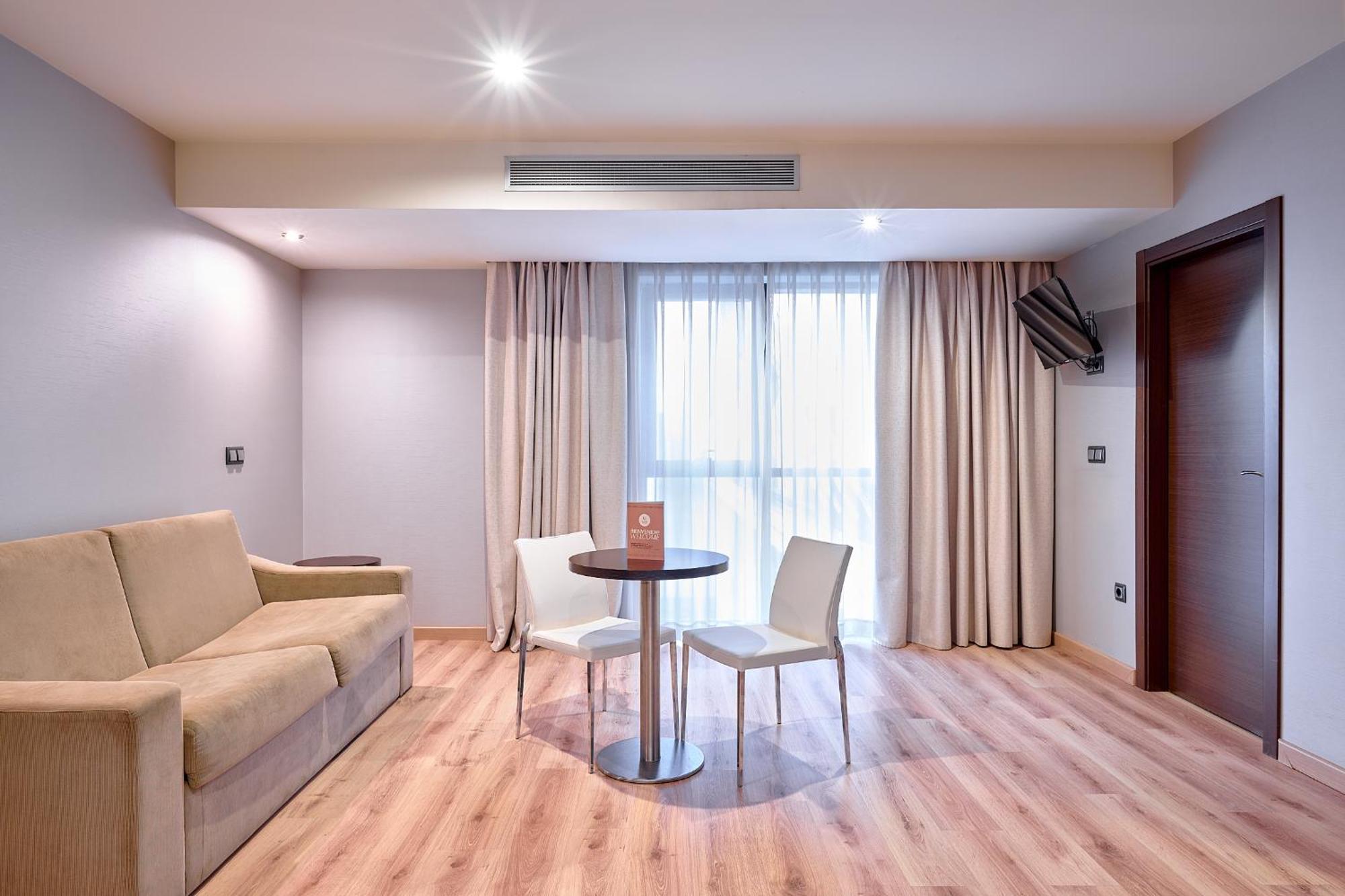 Junior Suite,1742650517:JPEG
