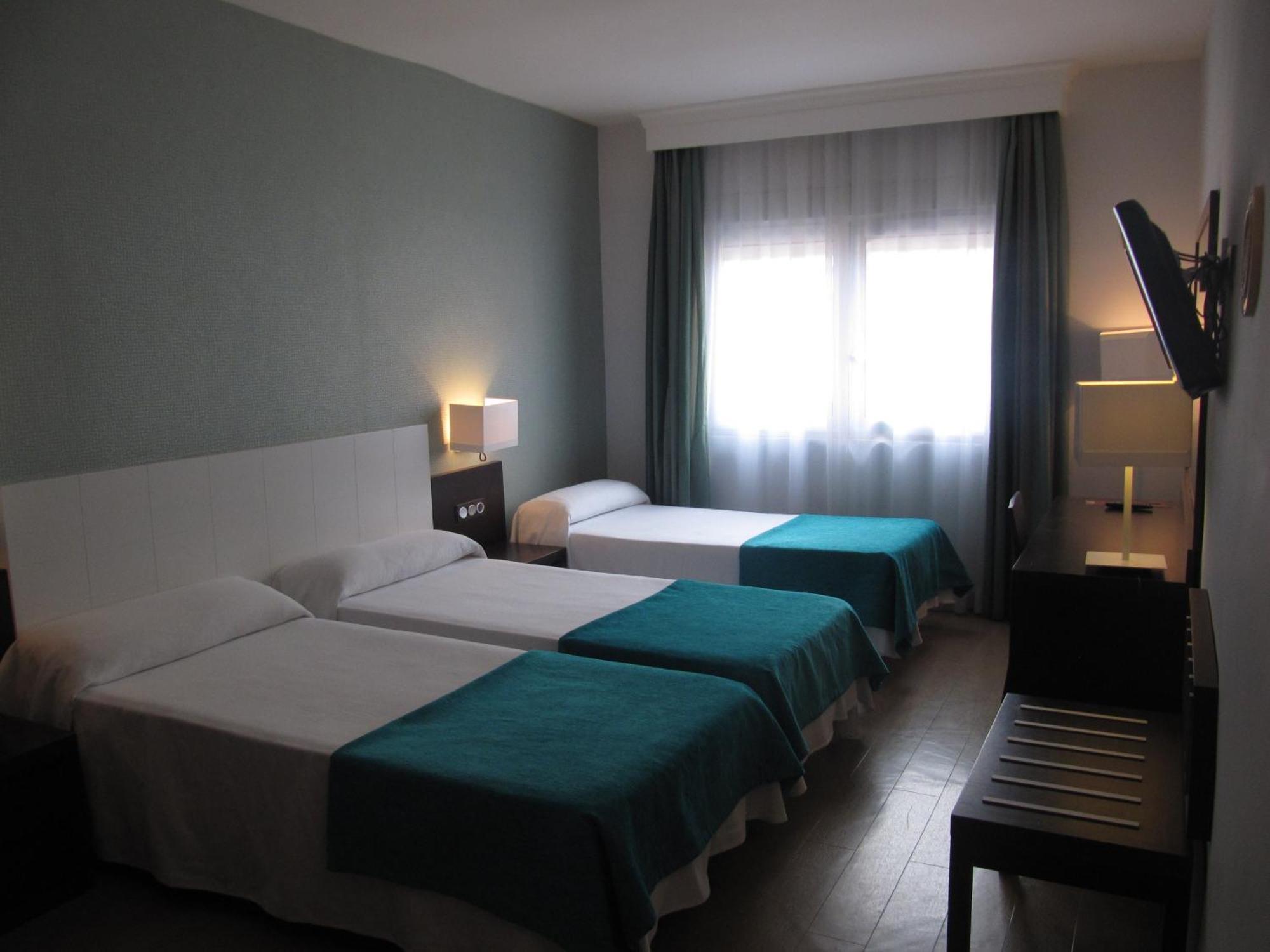 Tweepersoonskamer met Extra Bed (2 Volwassenen + 1 Kind)