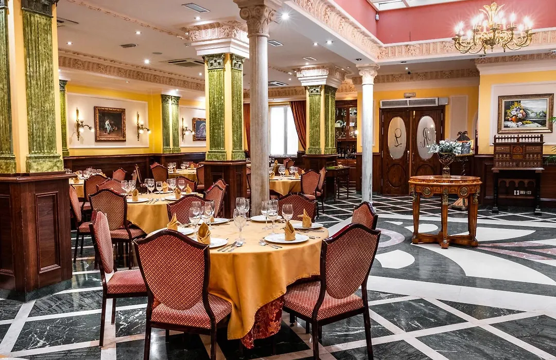 Hotel Reina Cristina-1